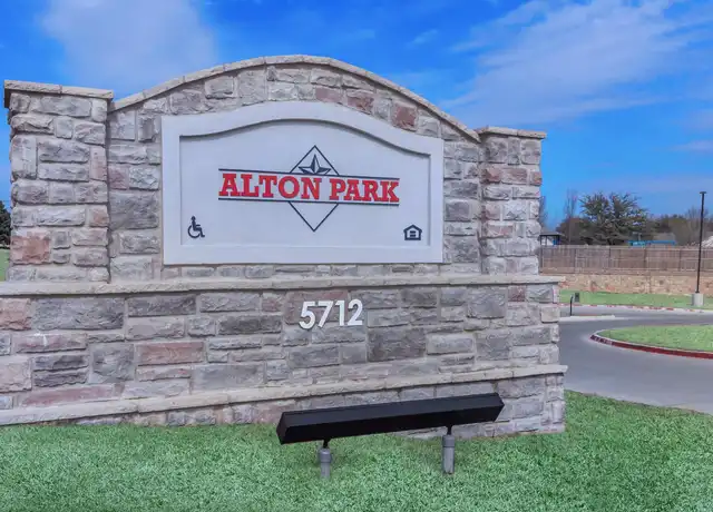 Property at 5712 Azle Ave Unit 102, Fort Worth, TX, 76106, 2 beds, 2 baths, [object Object]
