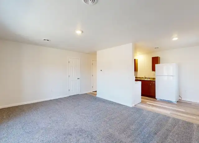 Property at 820 6th St Unit 5, Nevada, IA, 50201, 1 bed, 1 bath, [object Object]