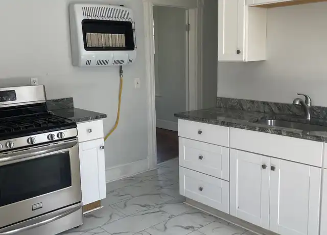 Property at 204 Alder St Unit 3, Waterbury, CT, 06708, 3 beds, 1 bath, [object Object]