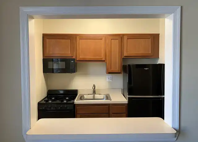 Property at The MacArthur Apartments - 4520 MacArthur Blvd NW, Washington, DC, 20007, 0-1 beds, 1 bath, [object Object]