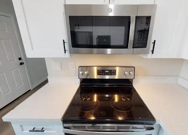Property at Aurora 22 - 1545 W Denton Ln, Phoenix, AZ, 85015, 1-2 bed, 1 bath, [object Object]
