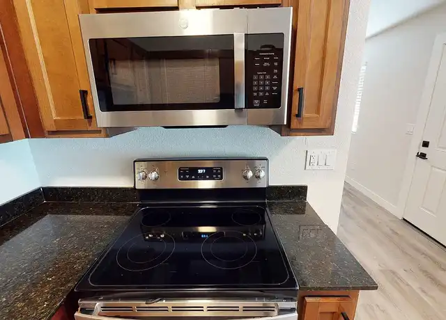 Property at Aurora 22 - 1545 W Denton Ln, Phoenix, AZ, 85015, 1-2 bed, 1 bath, [object Object]