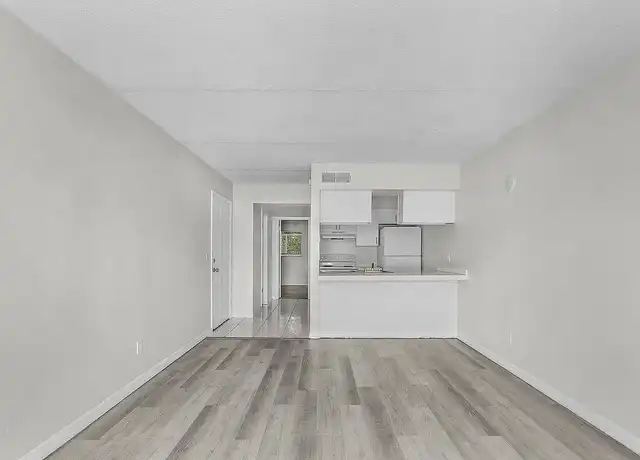 Property at The Lakeside at 2315 - 2315 Central Ave, Fort Myers, FL, 33901, 1 bed, 1 bath, [object Object]