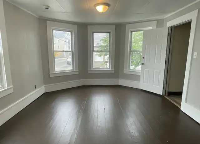 Property at 45 Tallman St Unit 1S, New Bedford, MA, 02746, 2 beds, 1 bath, [object Object]