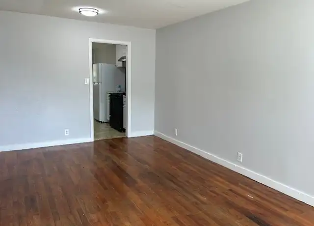 Property at 607 Elm St, Pulaski, TN, 38478, 2 beds, 1 bath, [object Object]