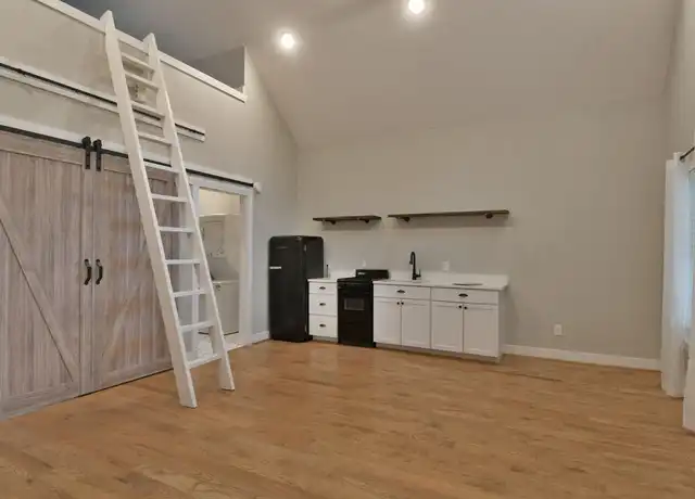 Property at 4855 Main St, Chappell Hill, TX, 77426, 1 bed, 1 bath, [object Object]