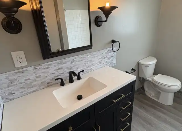 Property at 1152 N Jackson St Unit 8, Frankfort, IN, 46041, 2 beds, 1 bath, [object Object]