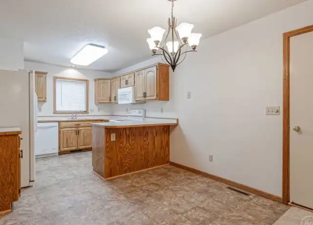 Property at 1722 35th St S, Fargo, ND, 58103, 3 beds, 2 baths, [object Object]