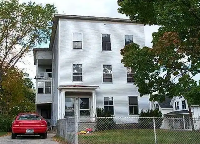 Property at 121 Cypress St Unit 2, Manchester, NH, 03103, 3 beds, 1 bath, [object Object]