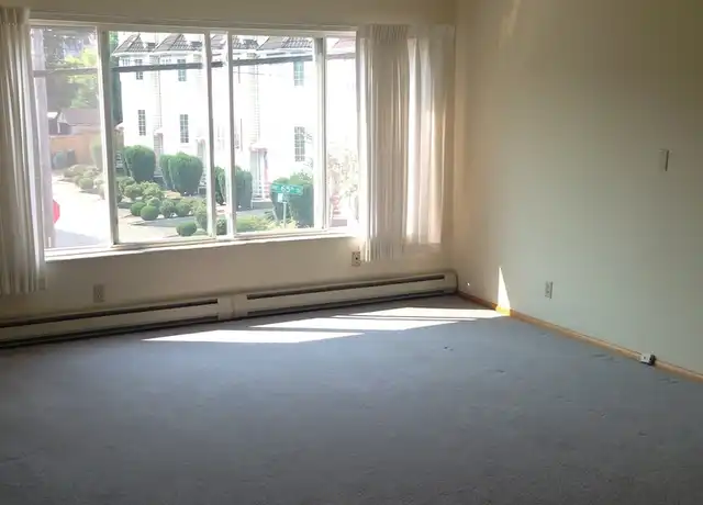 Property at 500 NE 65th St Unit 206, Seattle, WA, 98115, 1 bed, 1 bath, [object Object]