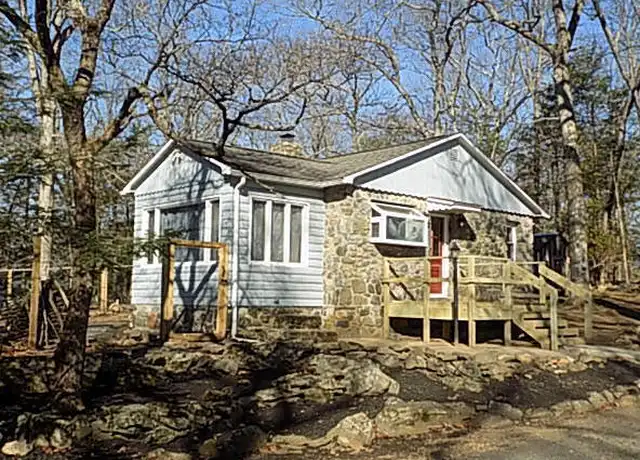 Property at 7 High Trl, New Fairfield, CT, 06812, 2 beds, 1 bath, [object Object]