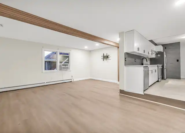 Property at 154 Temple St Unit 2, Stratford, CT, 06615, 2 beds, 1 bath, [object Object]