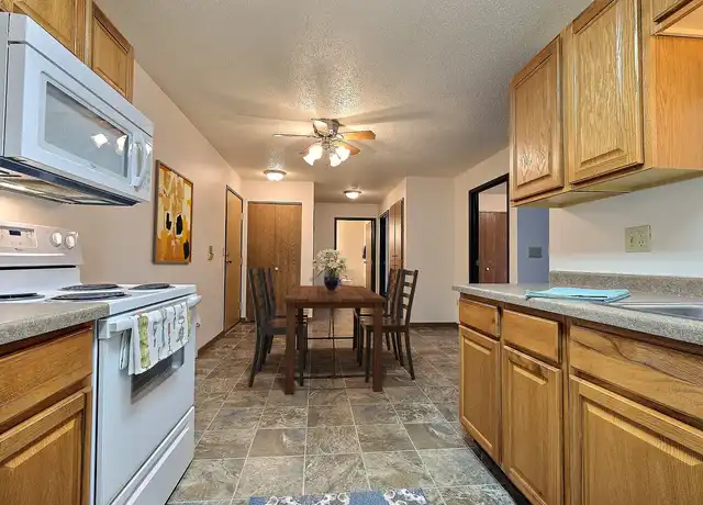 Property at Prairiewood Courts - 371 Prairiewood Cir S, Fargo, ND, 58103, 2-3 beds, 1-2 bath, [object Object]