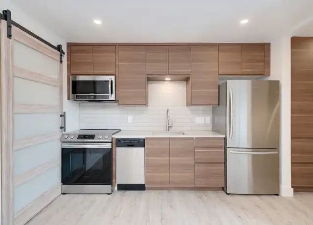 Property at 1214 Barton Hills Dr #206, Austin, TX, 78704, 1 bed, 1 bath, [object Object]