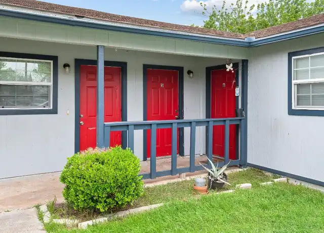 Property at 1611 Jones St Unit 5, Taylor, TX, 76574, 2 beds, 1 bath, [object Object]