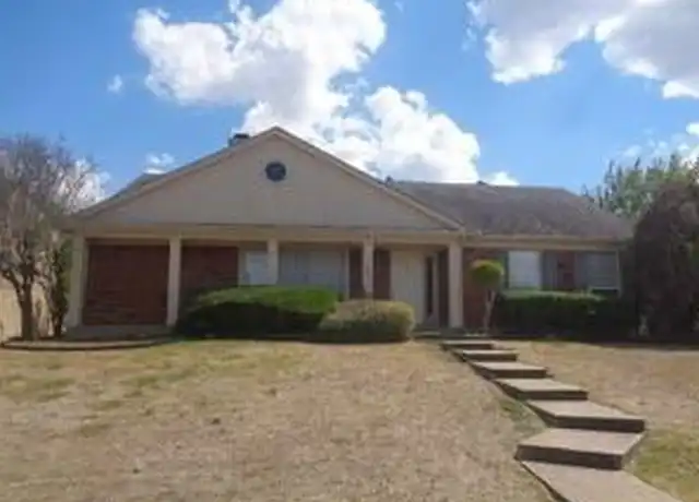 Property at 900 Eagle Dr, Desoto, TX, 75115, 4 beds, 2 baths, [object Object]