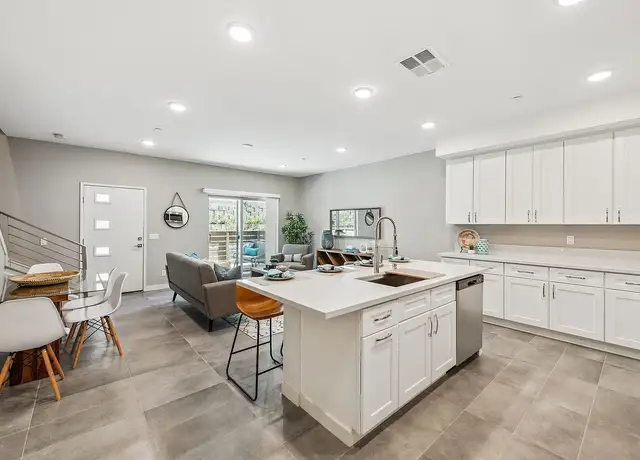 Photo of 1452 Vis Hts Way, Vista, CA 92084