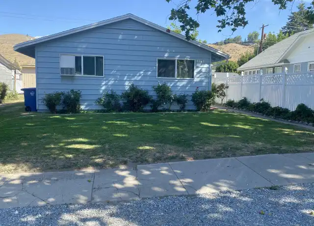 Property at 129 E Allen Ave Unit B, Chelan, WA, 98816, 2 beds, 1 bath, [object Object]
