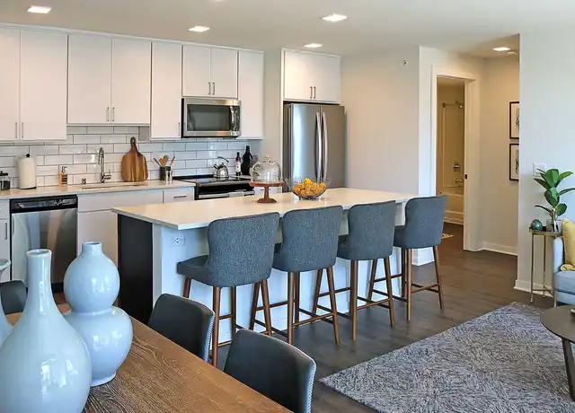 Property at Vantage on the Park - 916 E State St, Milwaukee, WI, 53202, 1-2 bed, 1-2 bath, [object Object]