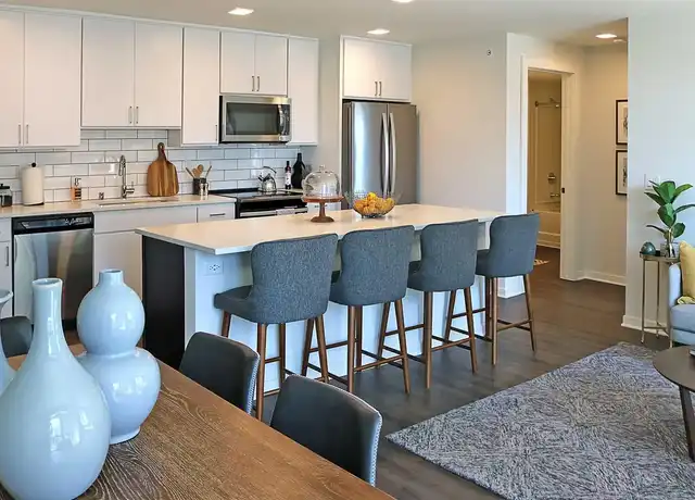 Property at Vantage on the Park - 916 E State St, Milwaukee, WI, 53202, 1 bed, 1 bath, [object Object]