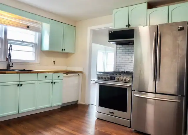 Property at 586 Courtland Ave, Bridgeport, CT, 06605, 3 beds, 1 bath, [object Object]