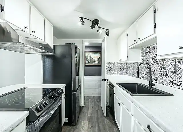 Property at 1231 E Lawrence Ln, Phoenix, AZ, 85020, 2 beds, 1.5 baths, [object Object]