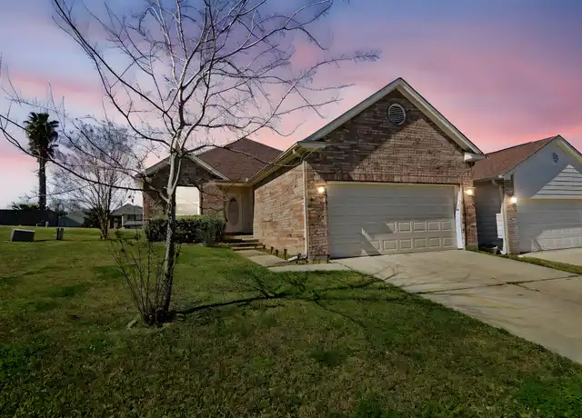 Property at 105 Cove Place Ct, Montgomery, TX, 77356, 3 beds, 2 baths, [object Object]