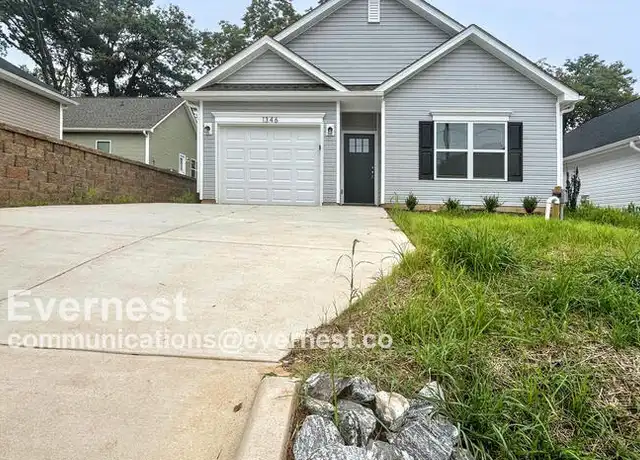 Property at 1346 7th Ave SW, Hickory, NC, 28602, 3 beds, 2 baths, [object Object]