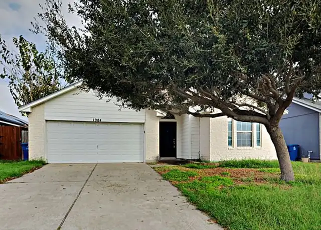Property at 1984 Westwood Dr, Portland, TX, 78374, 3 beds, 2 baths, [object Object]