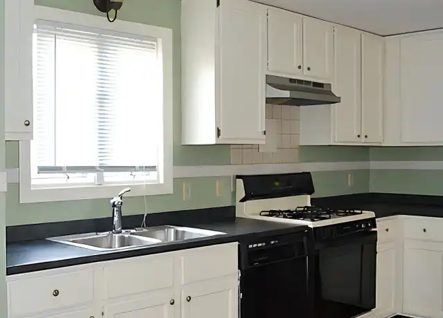 Property at 101 Cumberland St Apt 2, Bangor, ME, 04401, 2 beds, 1 bath, [object Object]