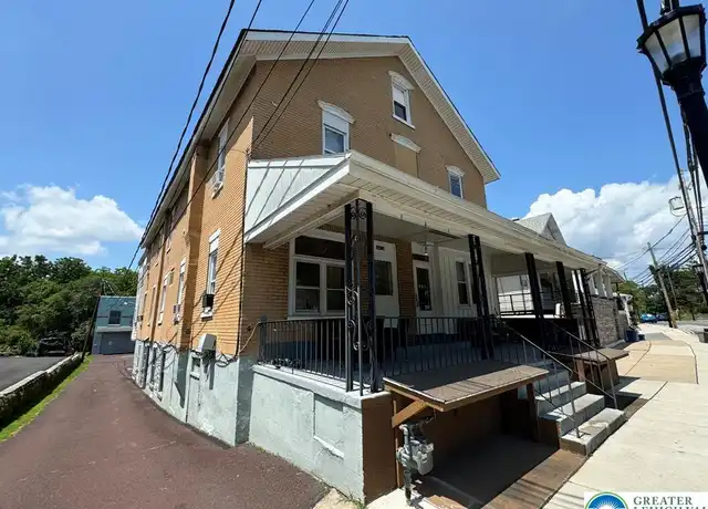 Property at 118 S Main St Unit 5, Coopersburg, PA, 18036, 2 beds, 1 bath, [object Object]