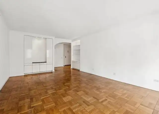 Property at 130 E 63rd St, New York, NY, 10065, 2 beds, 2 baths, [object Object]