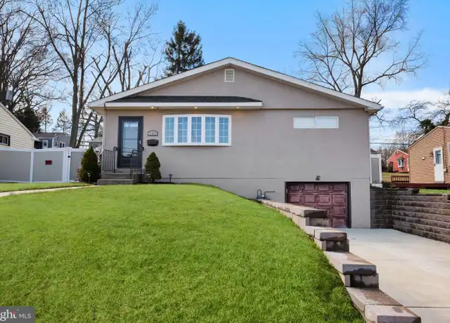 Property at 204 Overlook Ave, Willow Grove, PA, 19090, 3 beds, 2 baths, [object Object]