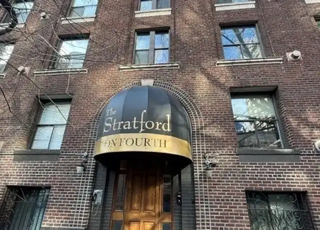 Property at Stratford on Fourth - 2021 4th Ave, Seattle, WA, 98121, 1 bed, 1 bath, [object Object]