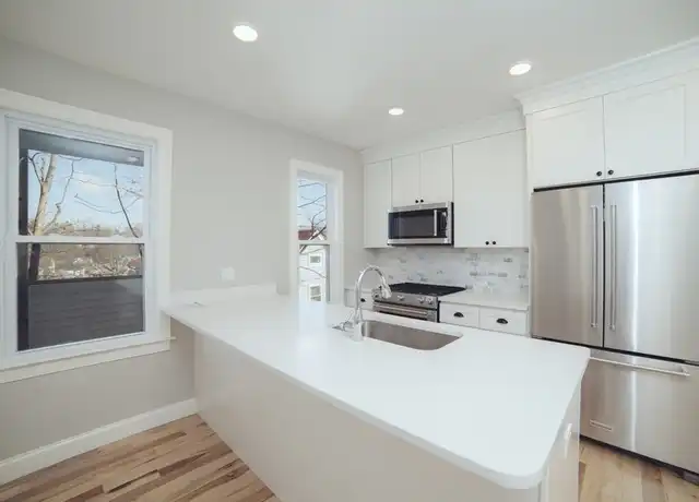 Property at 10 Duffley Ct #3, Chestnut Hill, MA, 02467, 3 beds, 1.5 baths, [object Object]