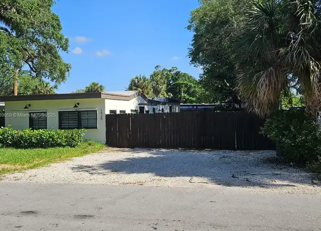 Property at 1425 SW 33rd Ct, Fort Lauderdale, FL, 33315, 2 beds, 2 baths, [object Object]