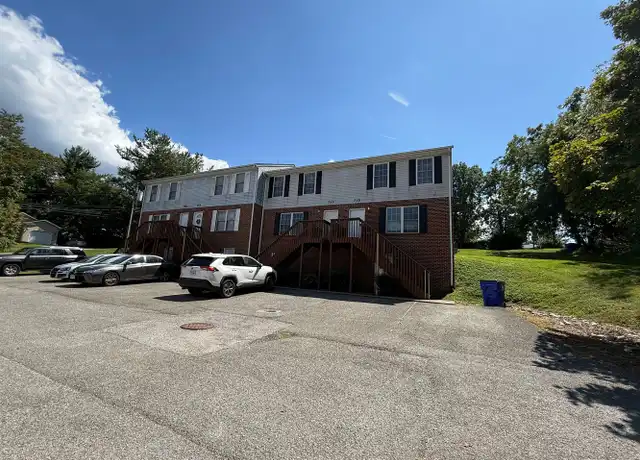 Property at 735 E Main St, Christiansburg, VA, 24073, 2 beds, 1.5 baths, [object Object]