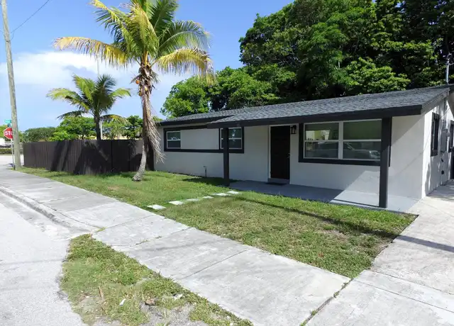 Property at 10 SW 5th Ct, Deerfield Beach, FL, 33441, 3 beds, 2 baths, [object Object]