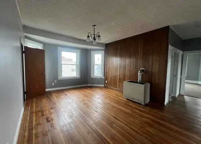 Property at 60 Murray St Unit 3, Fall River, MA, 02720, 3 beds, 1 bath, [object Object]