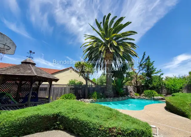 Property at 425 Casa Verde Cir, Petaluma, CA, 94954, 4 beds, 2.5 baths, [object Object]