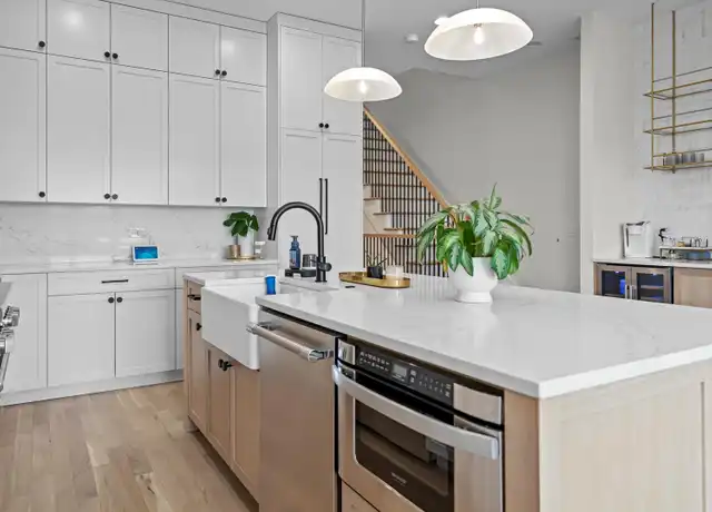 Property at 1247 N Damen Ave Unit G, Chicago, IL, 60622, 2 beds, 2 baths, [object Object]