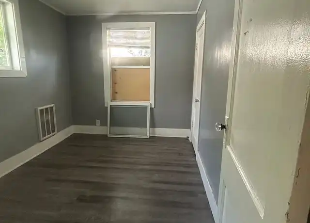 Property at 116 E Fairview Ave, South Bend, IN, 46614, 2 beds, 1 bath, [object Object]