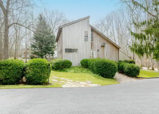 Property at 139 Bridies Path, Southampton, NY, 11968, 3 beds, 2 baths, [object Object]