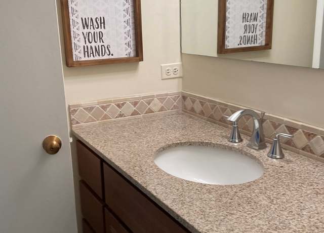 Photo of 1301 N Western Ave #201, Lake Forest, IL 60045