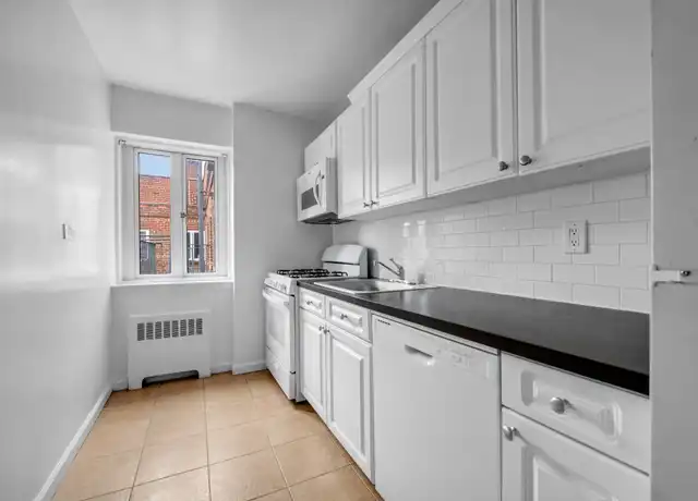 Property at 210-4 43rd Ave Unit 3, Bayside, NY, 11361, 1 bed, 1 bath, [object Object]