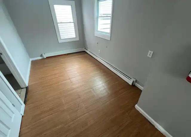 Property at 129 S Park St Unit 1, Elizabethport, NJ, 07206, 3 beds, 1 bath, [object Object]