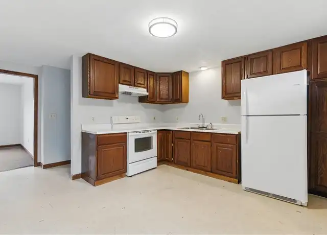 Property at 24 North St Unit 3A, Warren, MA, 01083, 2 beds, 1 bath, [object Object]