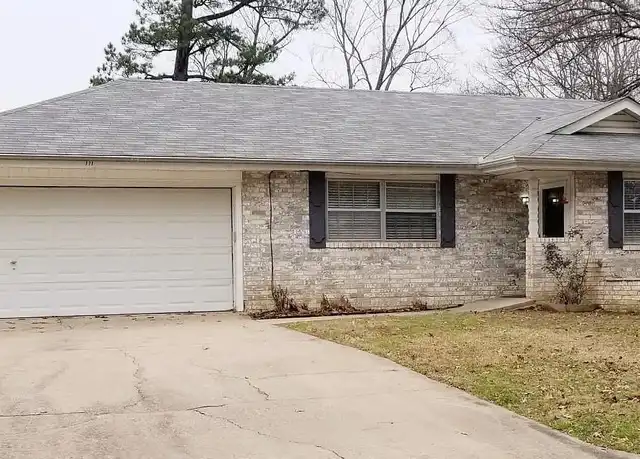 Property at 111 Shamrock Dr, Conway, AR, 72034, 4 beds, 2 baths, [object Object]