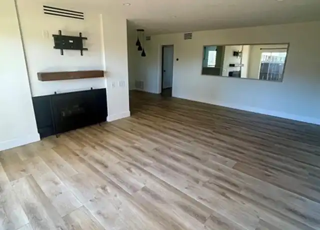 Property at 31552 Agoura Rd #5, Westlake Village, CA, 91361, 1 bed, 1 bath, [object Object]