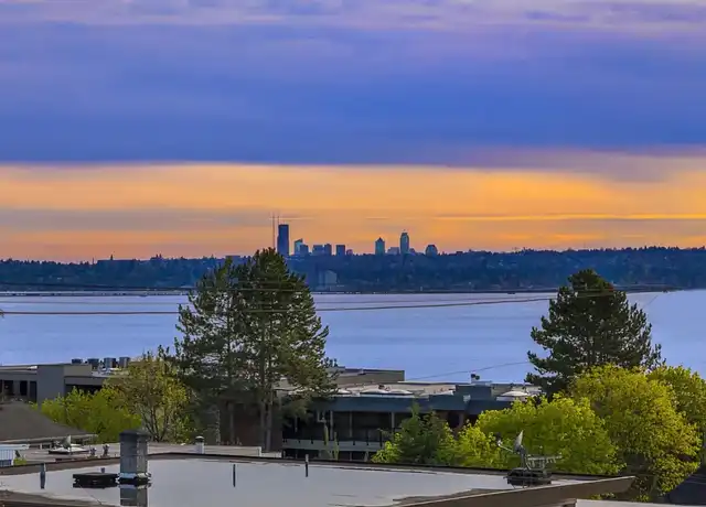 Property at Mont Clare Apartments - 330 2nd Ave S, Kirkland, WA, 98033, 2 beds, 1 bath, [object Object]